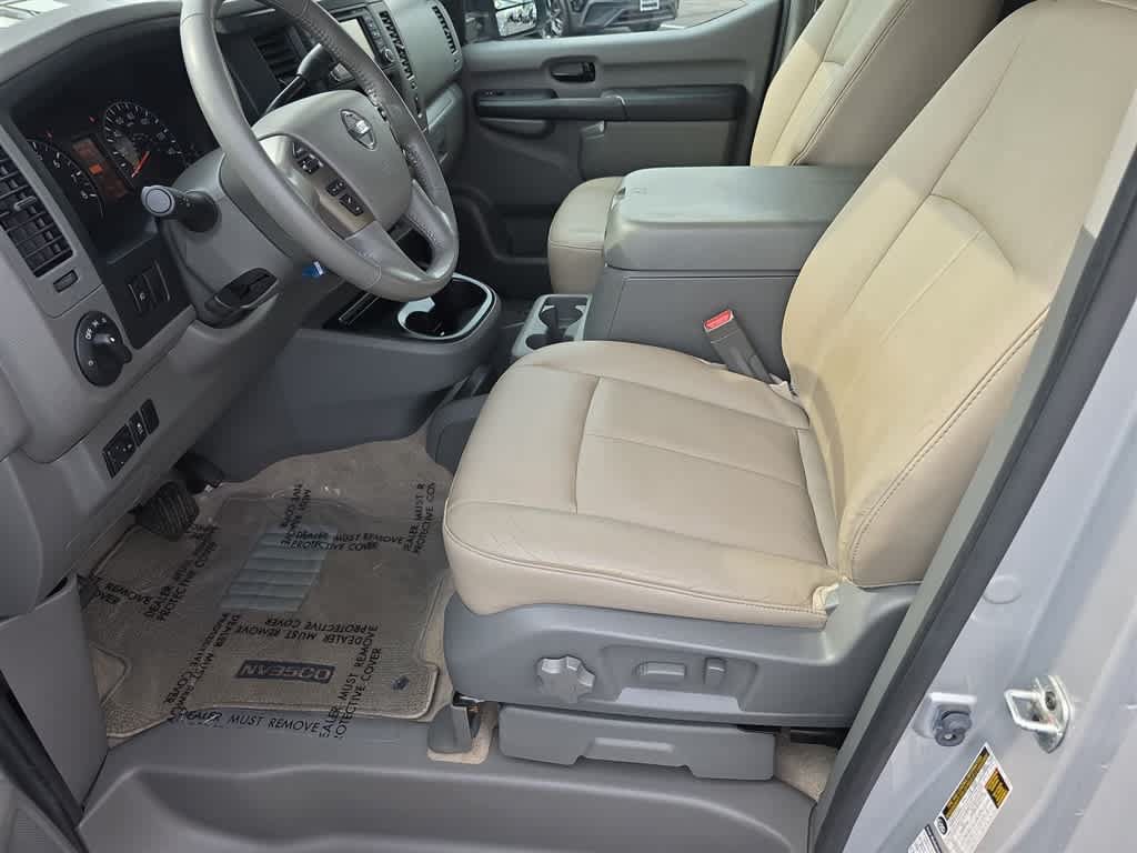 Used 2019 Nissan NV 3500 SL RWD image 15