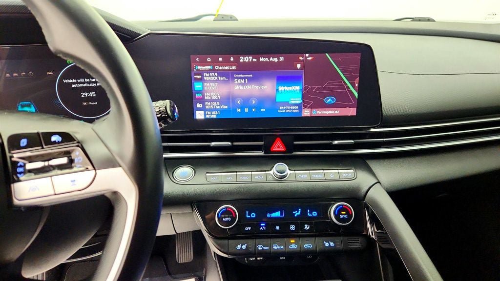Used 2024 Hyundai Elantra Limited FWD image 18