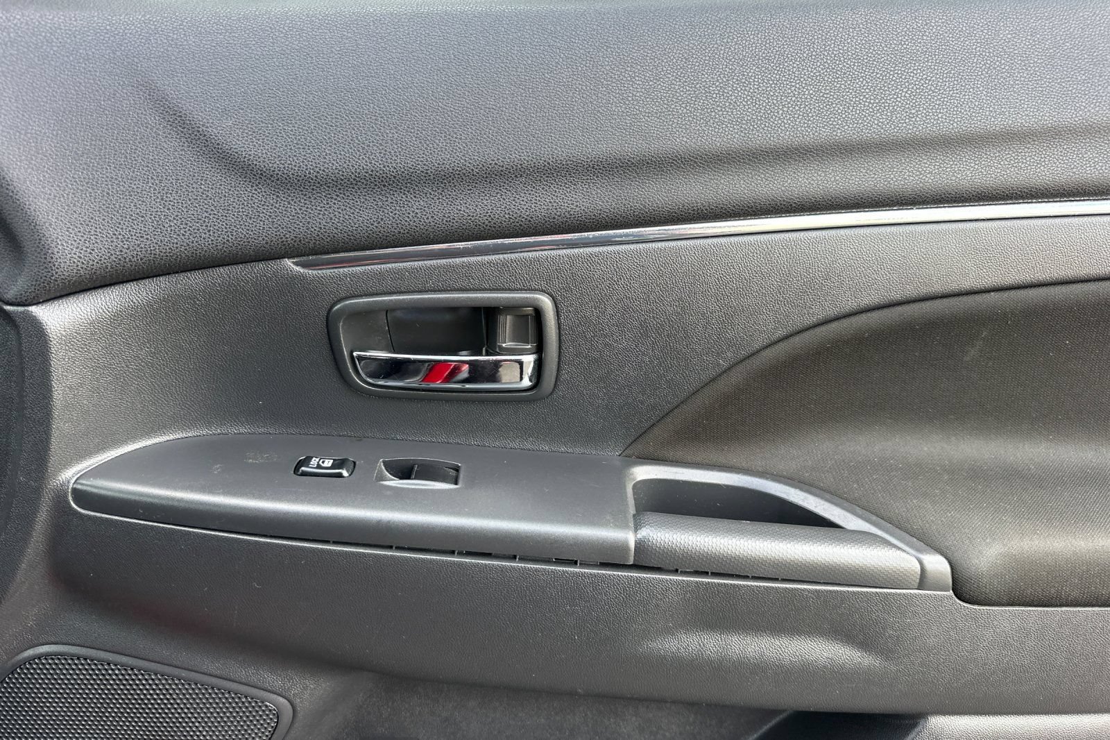 Used 2022 Mitsubishi Outlander Sport ES FWD image 18
