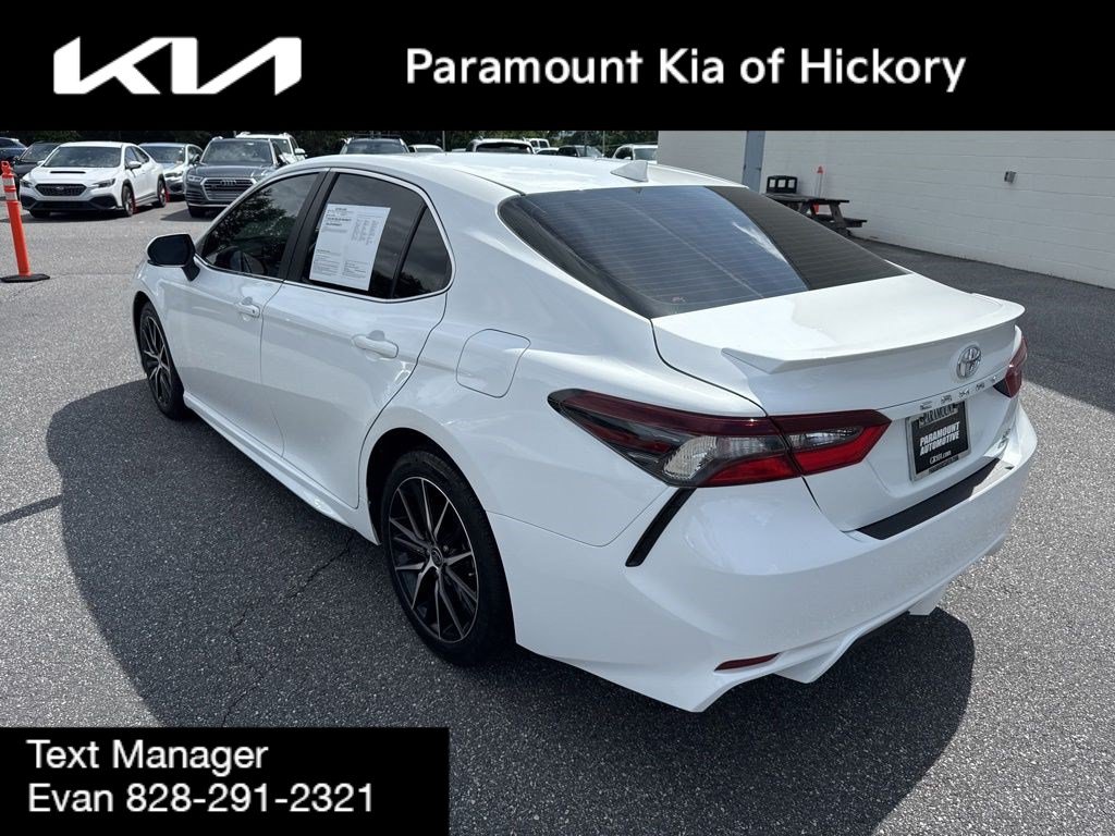 Used 2023 Toyota Camry SE AWD/4WD image 5