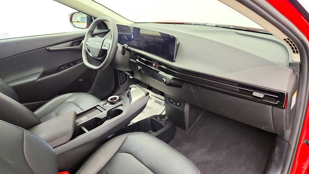 Used 2025 Kia EV6 Wind RWD image 22