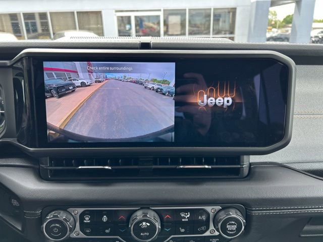 Used 2025 Jeep Wrangler Unlimited Sahara w/ Safety Group AWD/4WD image 48