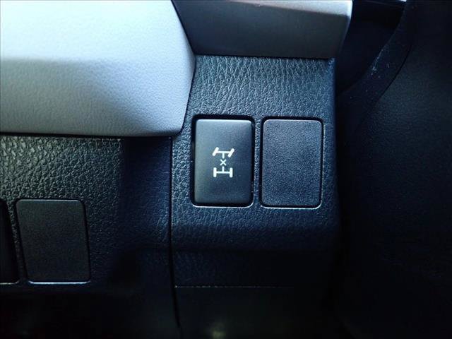 Used 2013 Toyota RAV4 LE AWD/4WD image 21