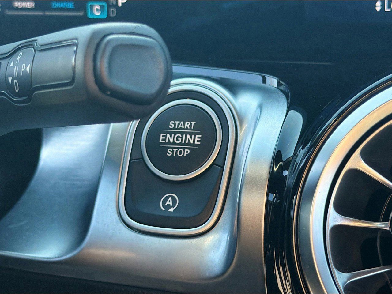 Used 2025 Mercedes-Benz GLB 35 AMG 4MATIC image 35