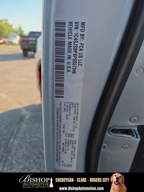 Used 2023 Jeep Wagoneer L Series II AWD/4WD image 31