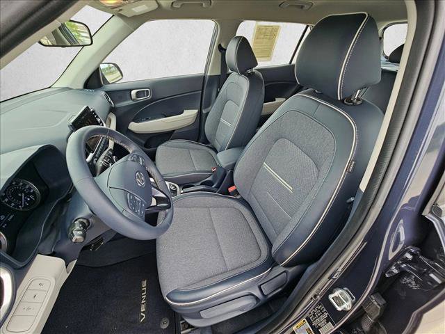 Used 2021 Hyundai Venue FWD image 18