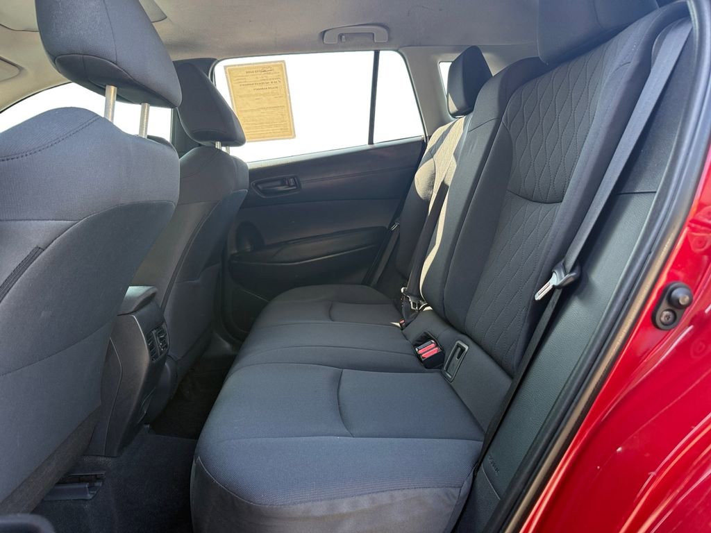 Used 2022 Toyota Corolla Cross LE w/ Moonroof Package FWD image 13