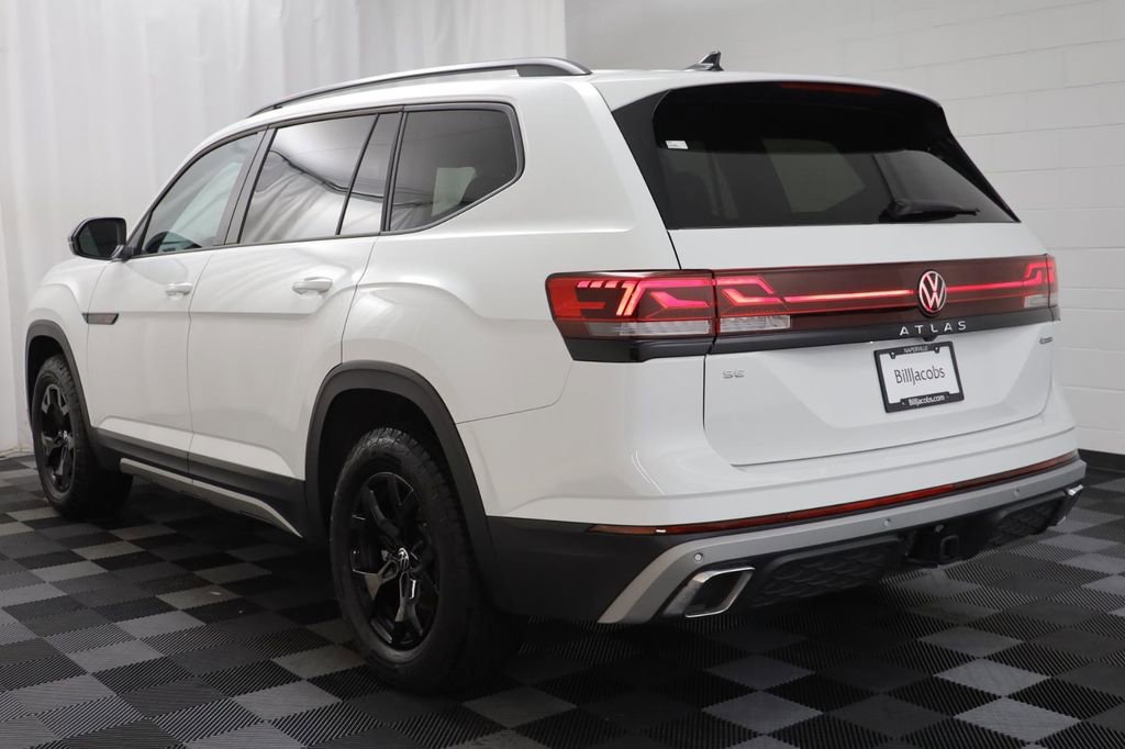 Used 2025 Volkswagen Atlas Peak Edition SE AWD/4WD image 14