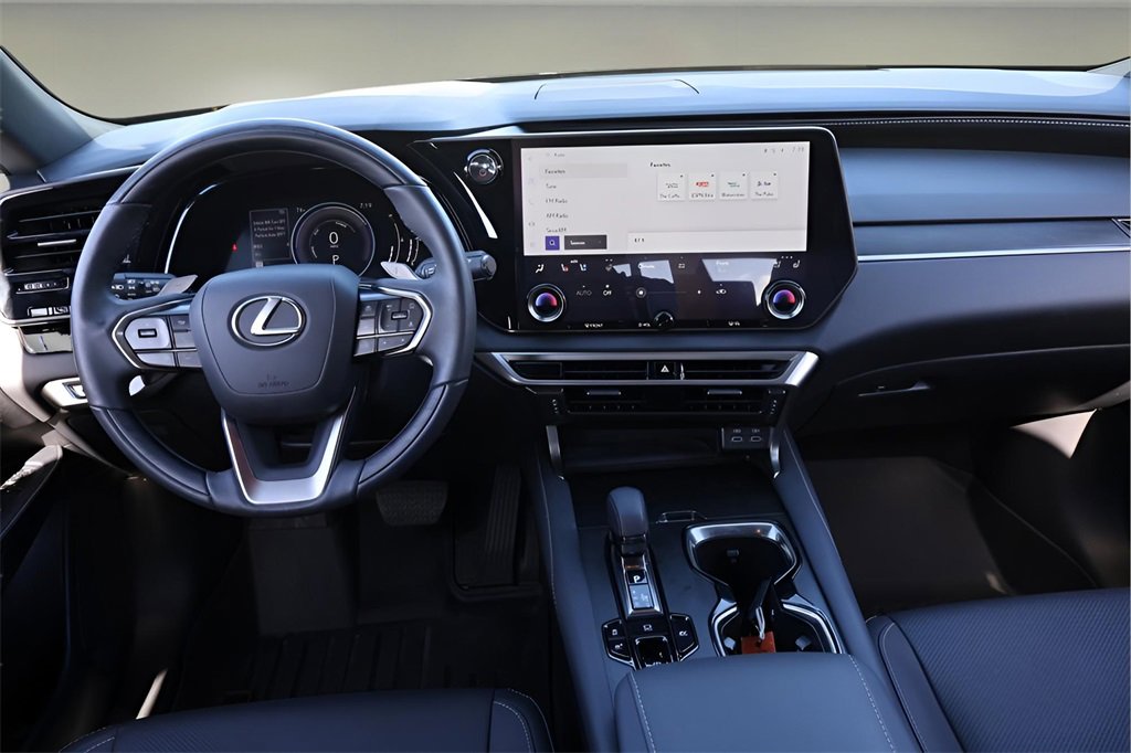 Used 2023 Lexus RX 350h image 16