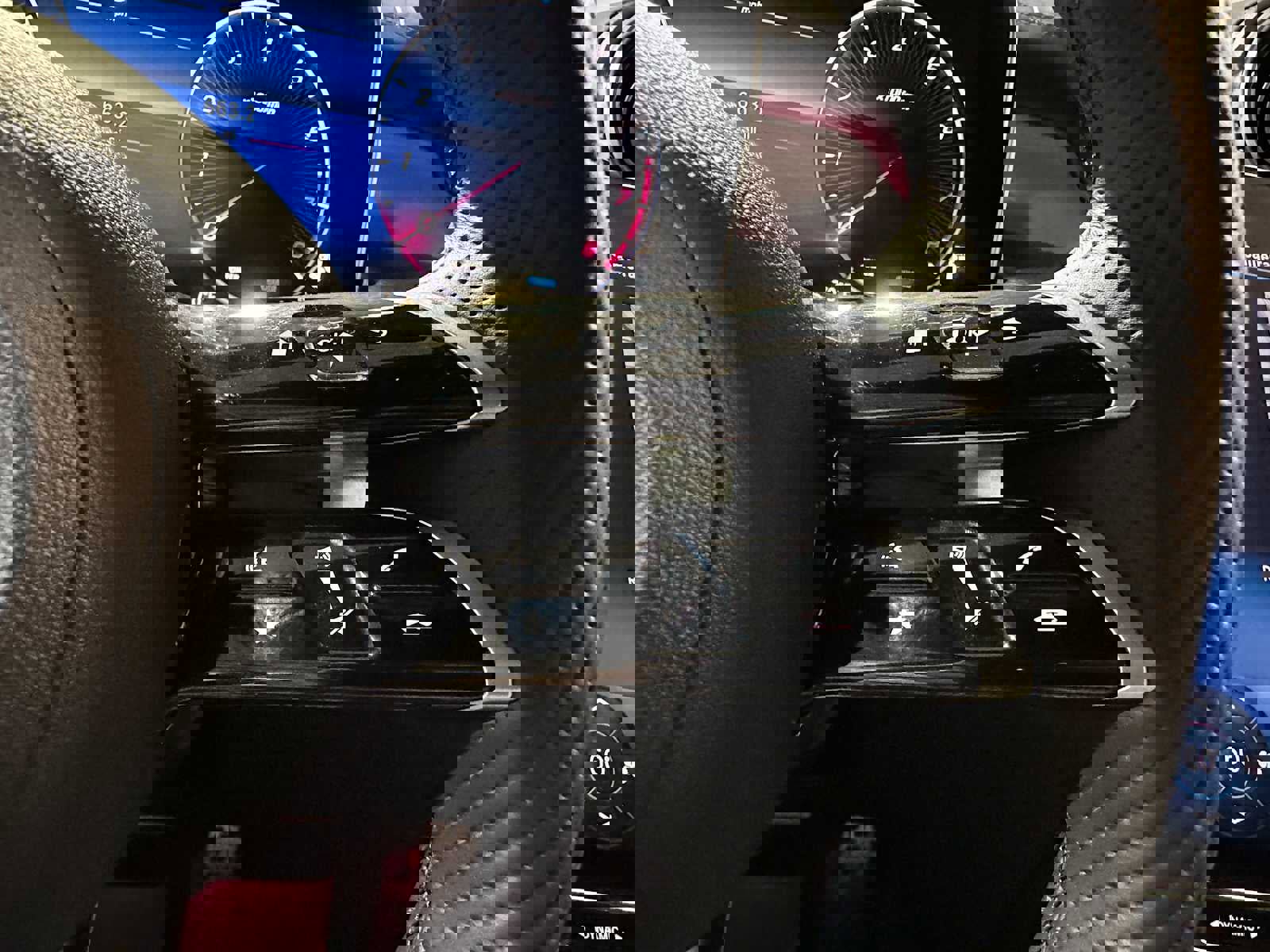 Used 2024 Mercedes-Benz GLC 300 4MATIC image 31