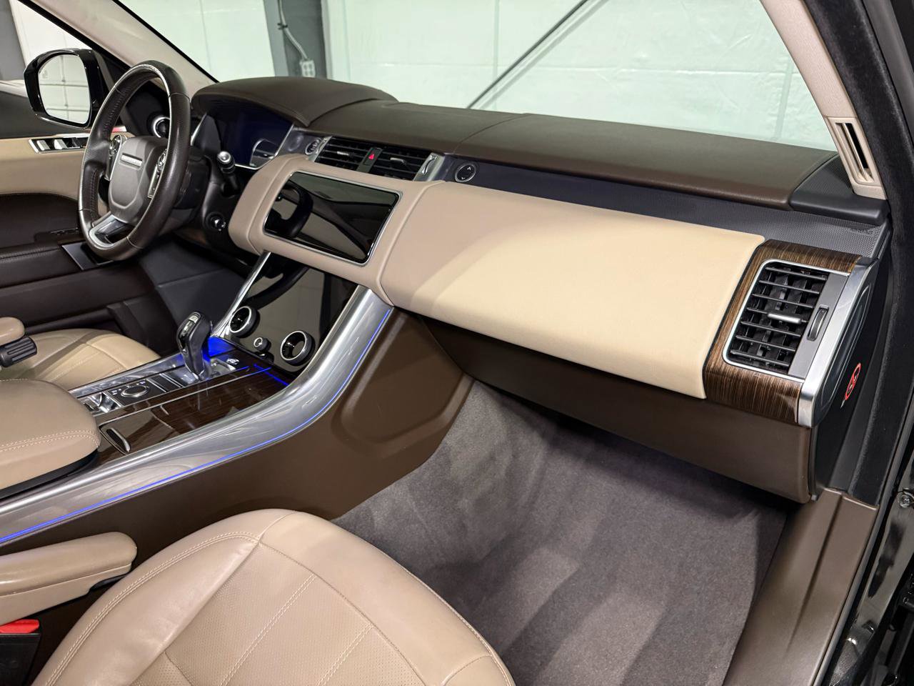 Used 2019 Land Rover Range Rover Sport HSE image 24