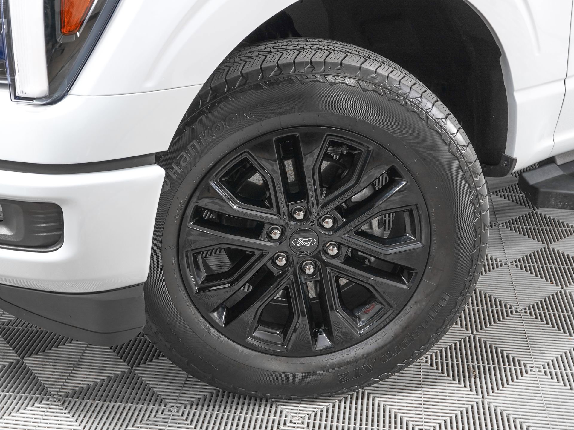 Used 2025 Ford F150 Lariat w/ Equipment Group 501A Mid image 30