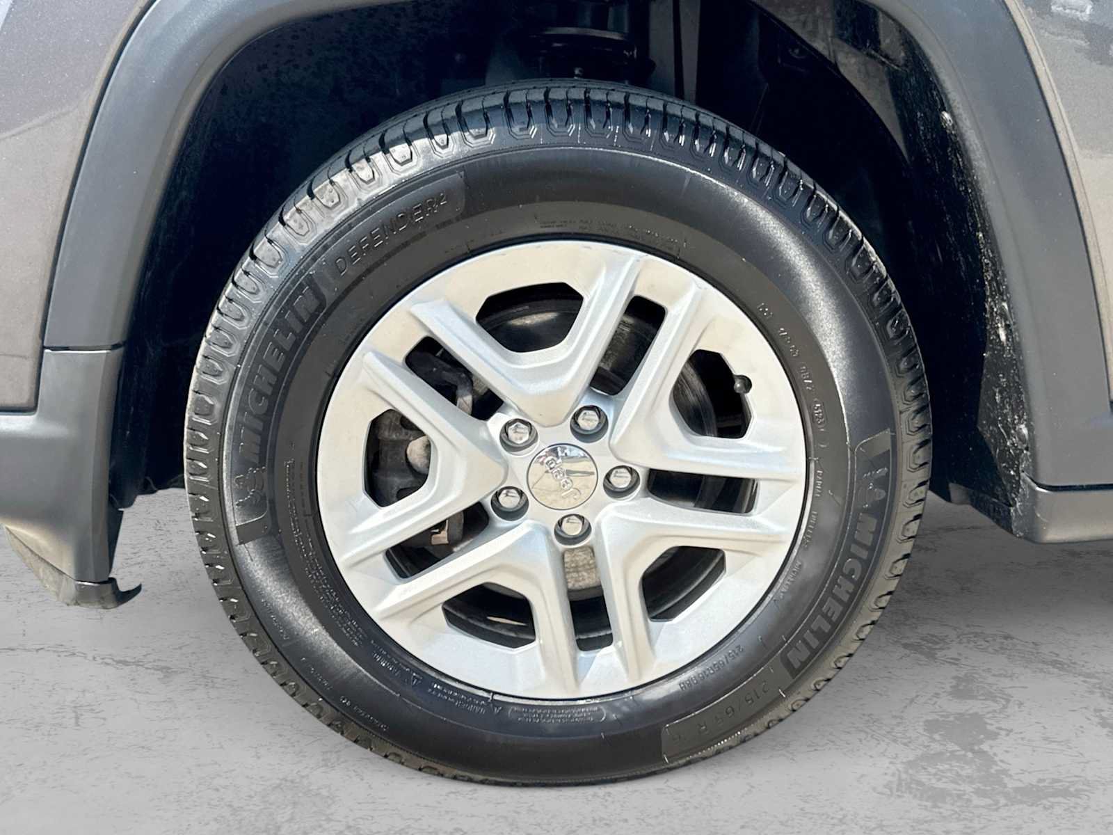 Used 2019 Jeep Compass Sport FWD image 13