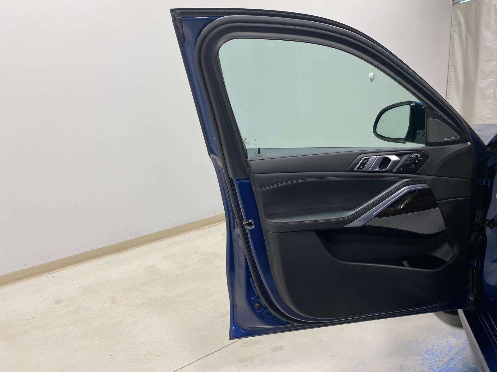 Certified 2023 BMW X6 xDrive40i w/ Executive Package image 20