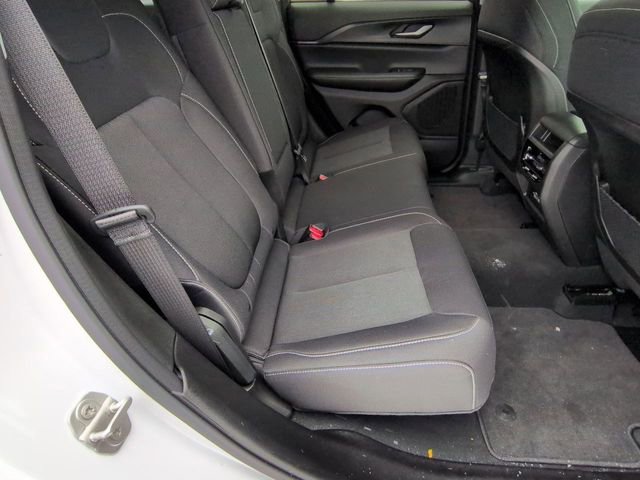 Used 2024 Jeep Grand Cherokee Laredo X image 25