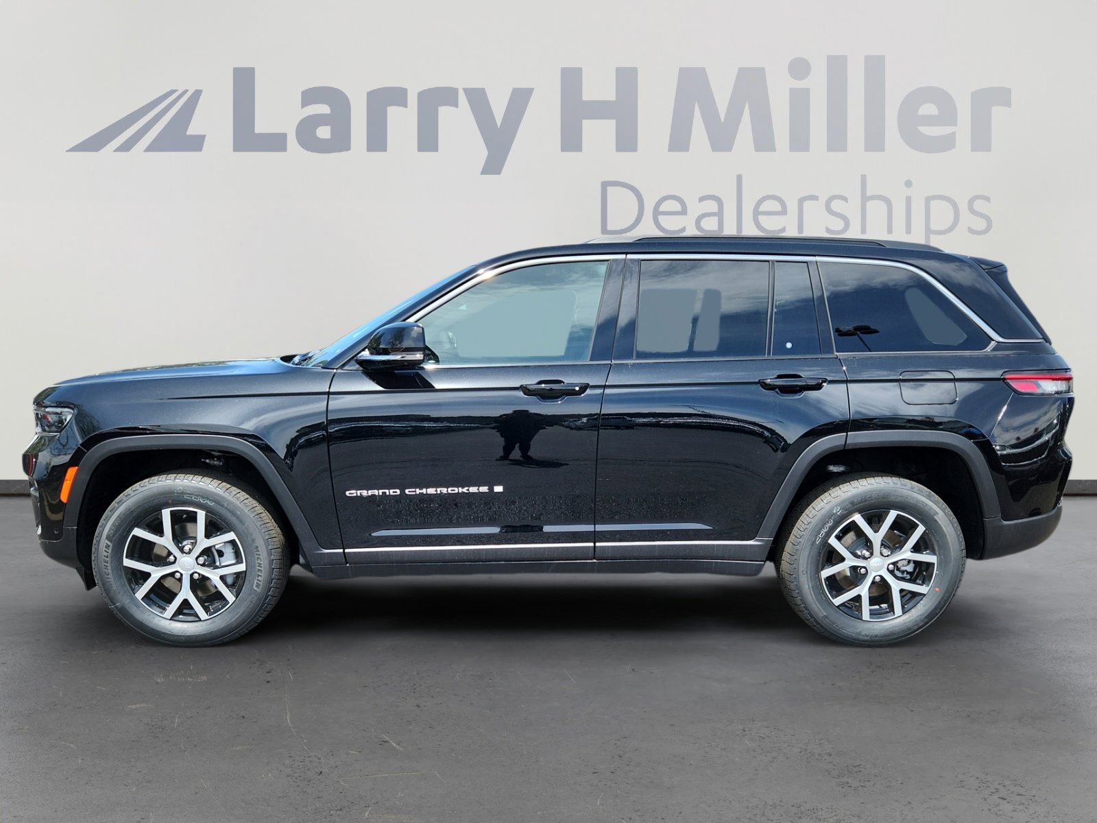 New 2025 Jeep Grand Cherokee Limited w/ Luxury Tech Group II video 2