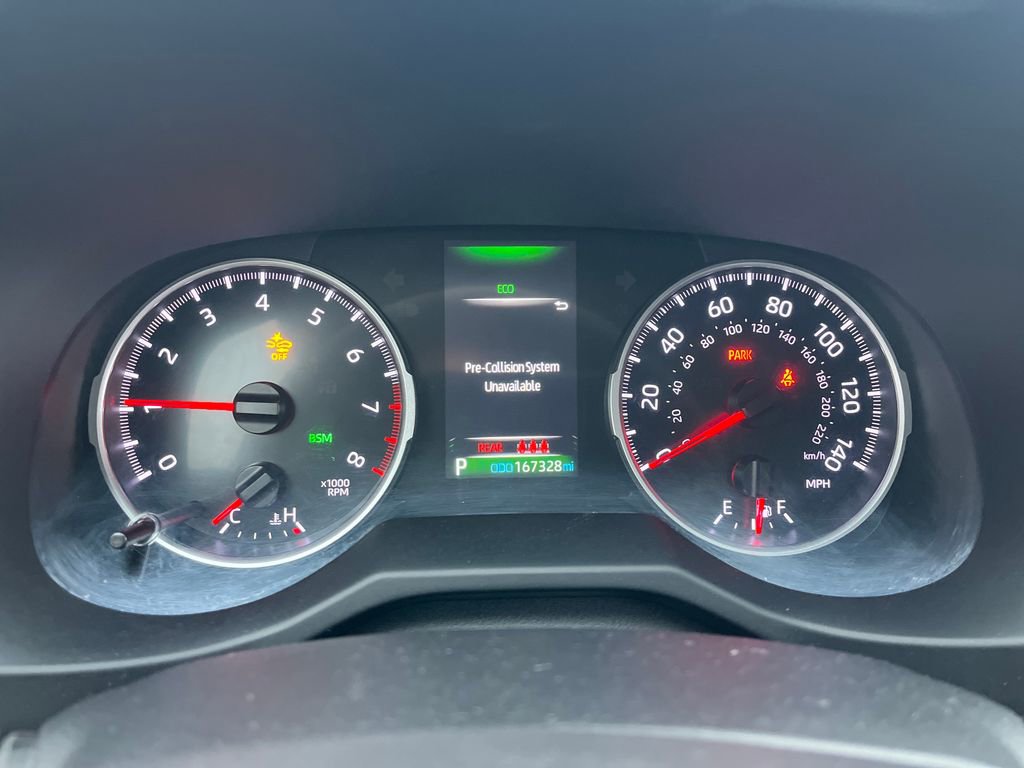 Used 2022 Toyota RAV4 XLE Premium image 16