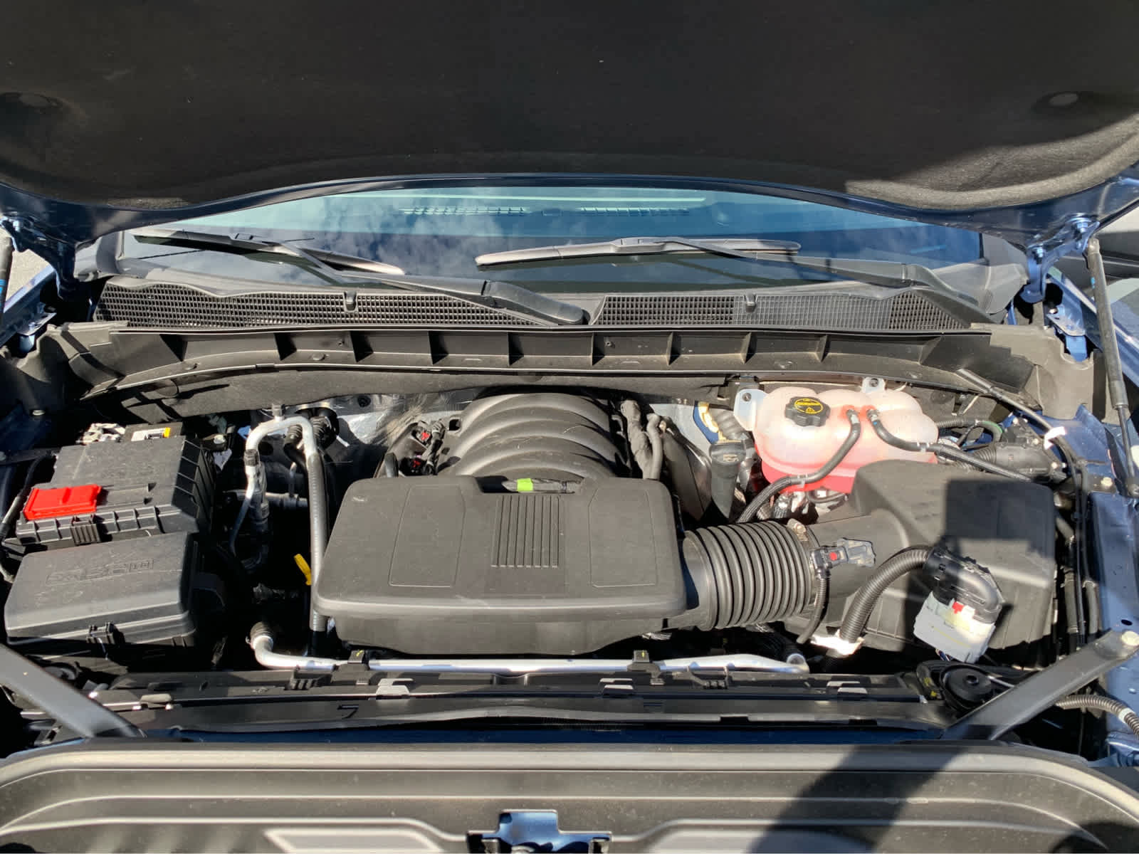 Used 2025 GMC Sierra 1500 Elevation w/ Preferred Package image 8