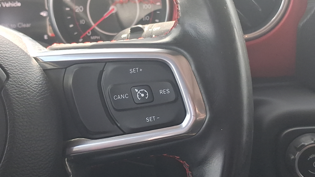 Used 2018 Jeep Wrangler Unlimited Rubicon w/ Dual Top Group AWD/4WD image 23
