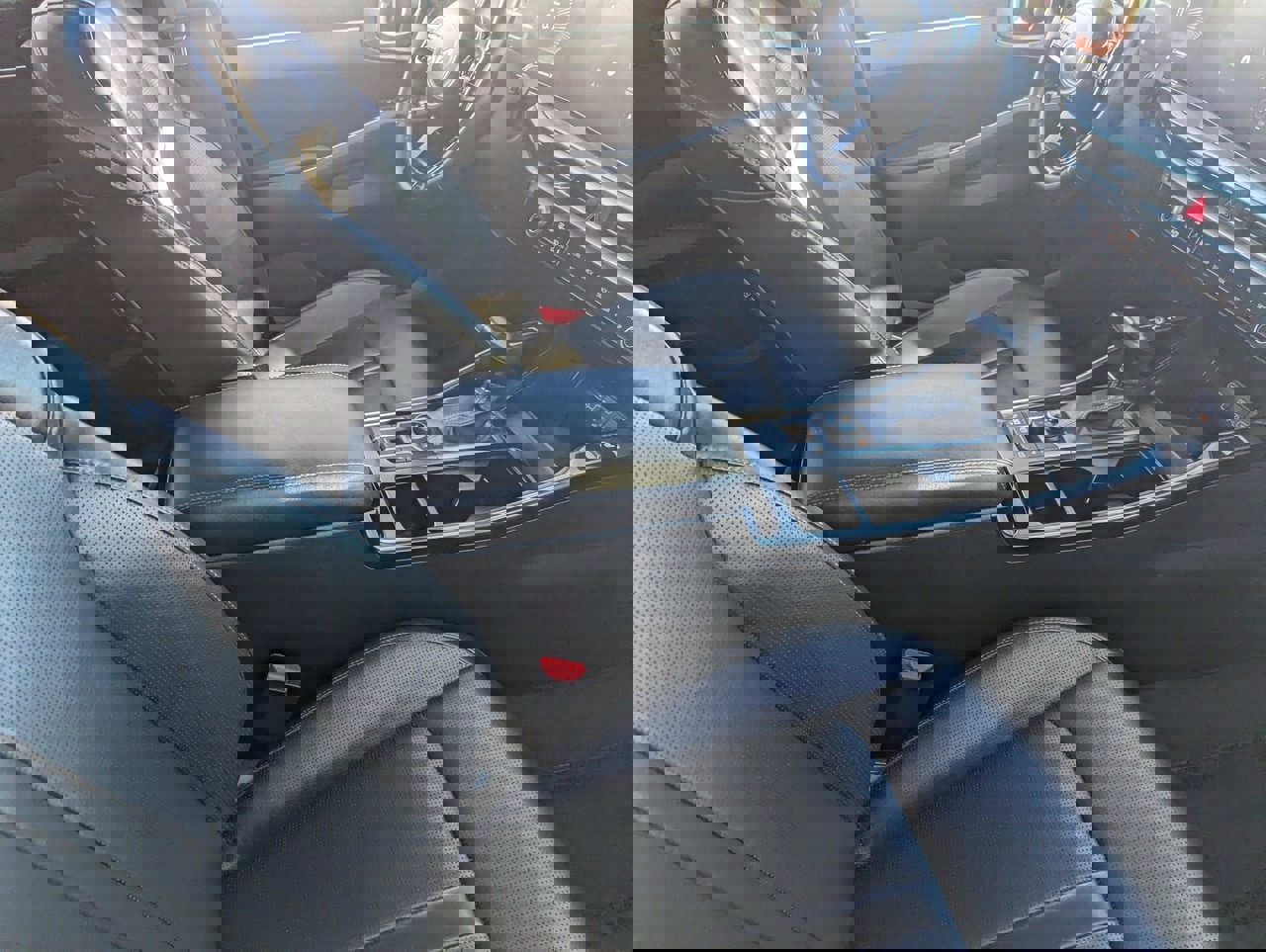 Used 2024 Kia Sorento S image 12