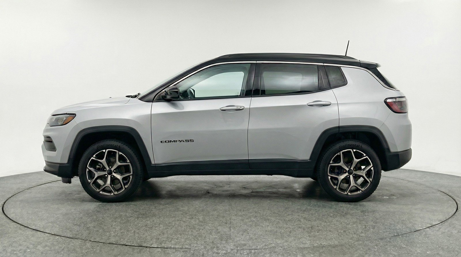 Used 2025 Jeep Compass Limited image 5