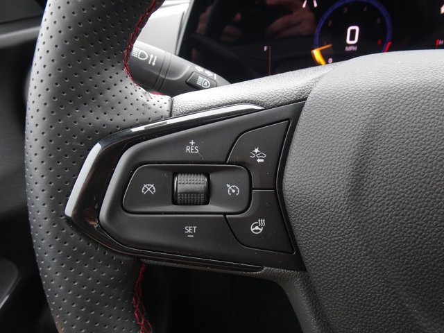 Used 2025 Chevrolet Trax RS w/ Sunroof Package FWD image 21