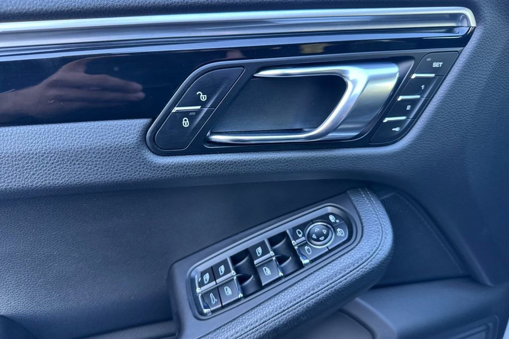 Used 2018 Porsche Macan image 10