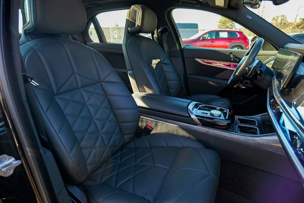 Used 2023 BMW 740i w/ Parking Assistance Package image 48