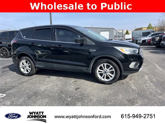 Used 2017 Ford Escape SE image 2