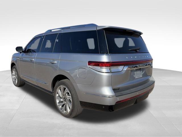 Used 2024 Lincoln Navigator Reserve AWD/4WD image 8