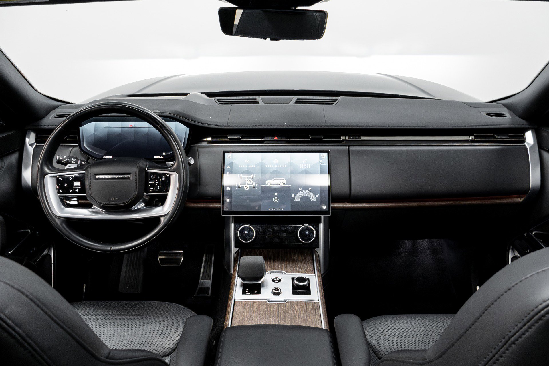 Used 2023 Land Rover Range Rover Long Wheelbase SE image 10