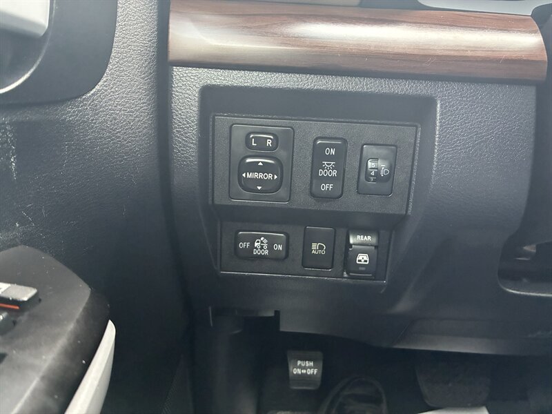 Used 2018 Toyota Tundra Limited w/ Limited Premium Package AWD/4WD image 28