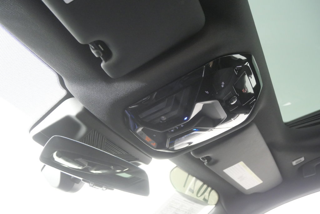 Used 2027 BMW 530i RWD image 25