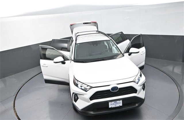 Used 2023 Toyota RAV4 AWD Hybrid image 40