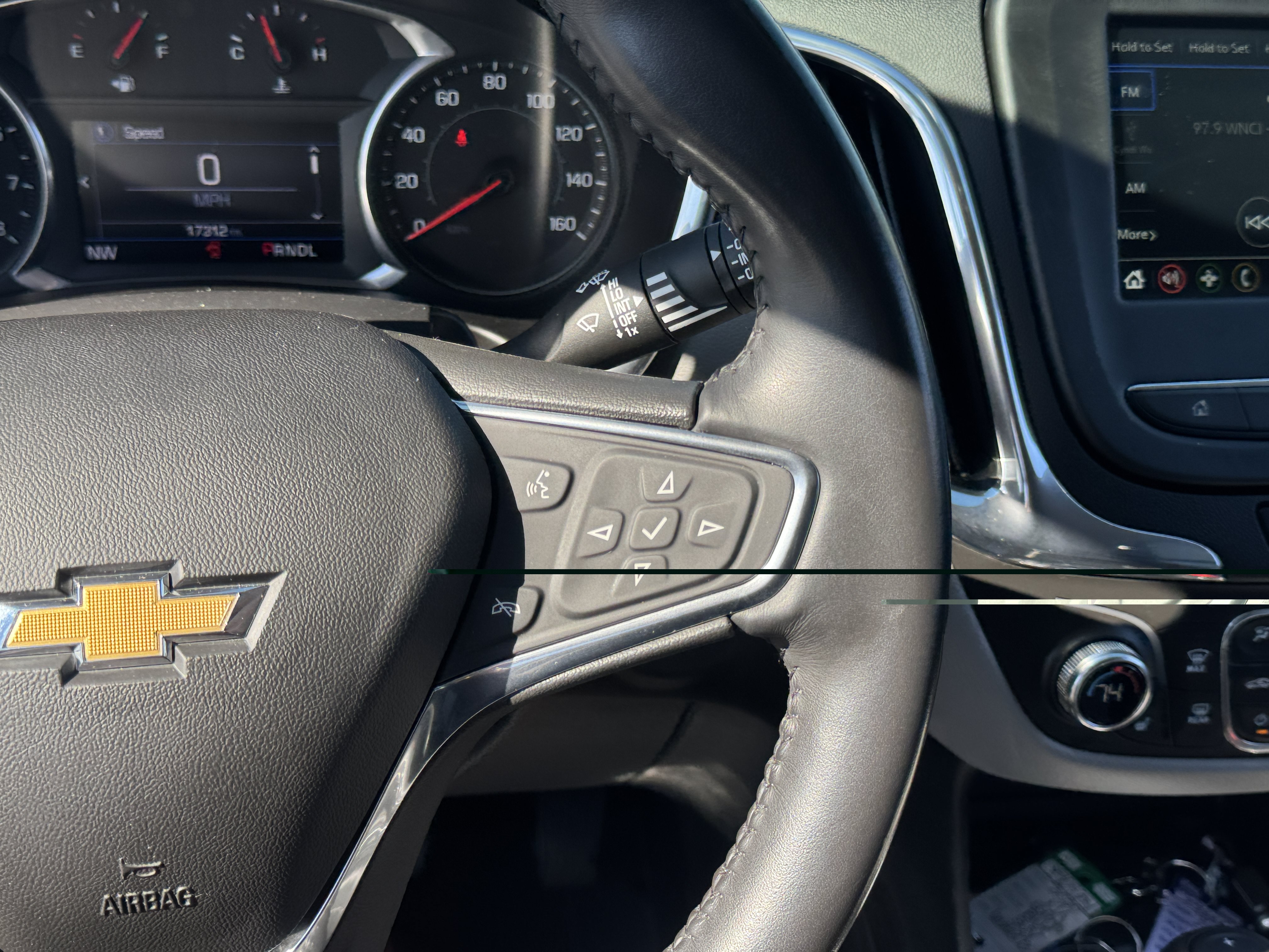 Used 2019 Chevrolet Equinox LT FWD image 21