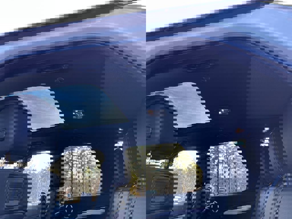 New 2025 Land Rover Discovery Dynamic SE image 28