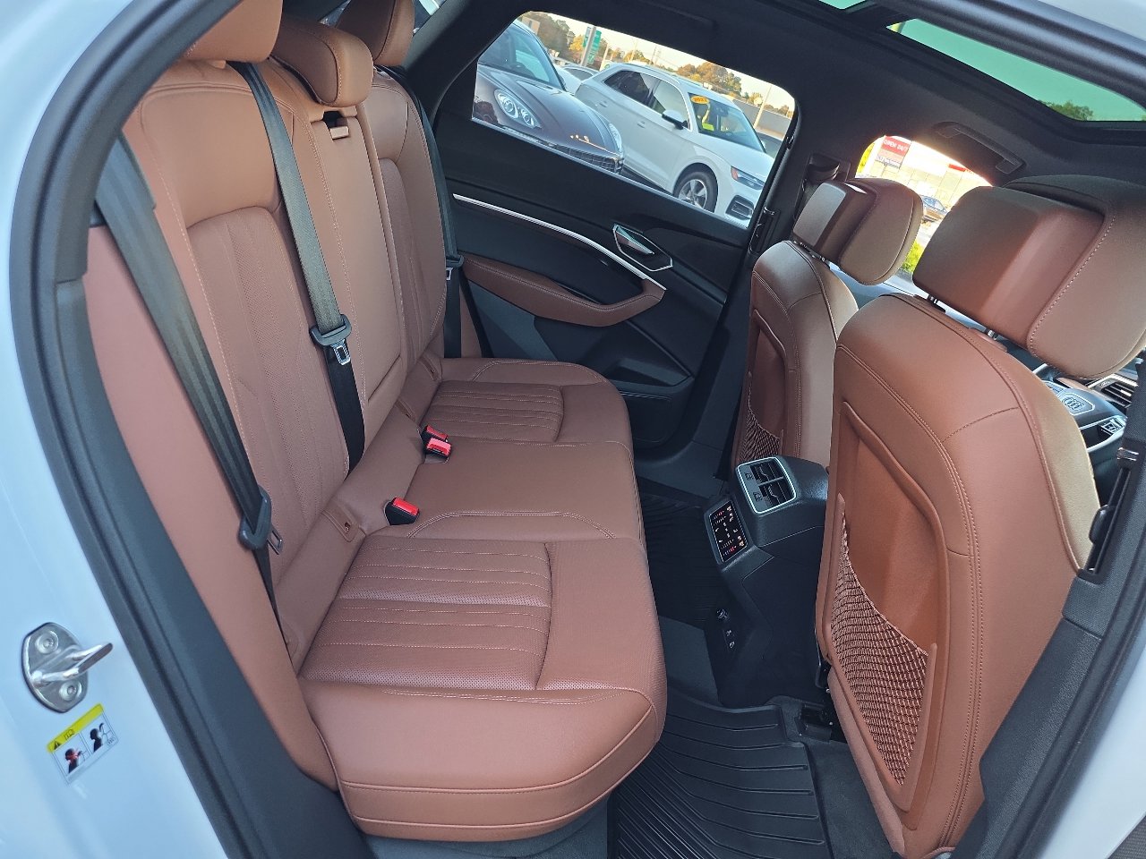 Used 2024 Audi Q8 e-tron Premium Plus w/ Premium Plus Package image 54