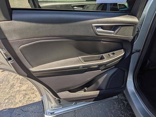 Used 2020 Ford Edge SE FWD image 11