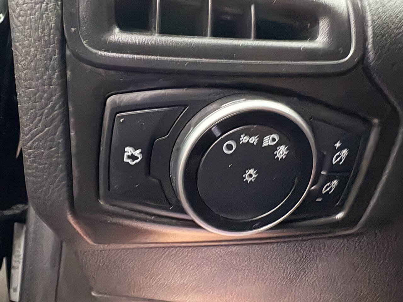 Used 2016 Ford Focus SE FWD image 24