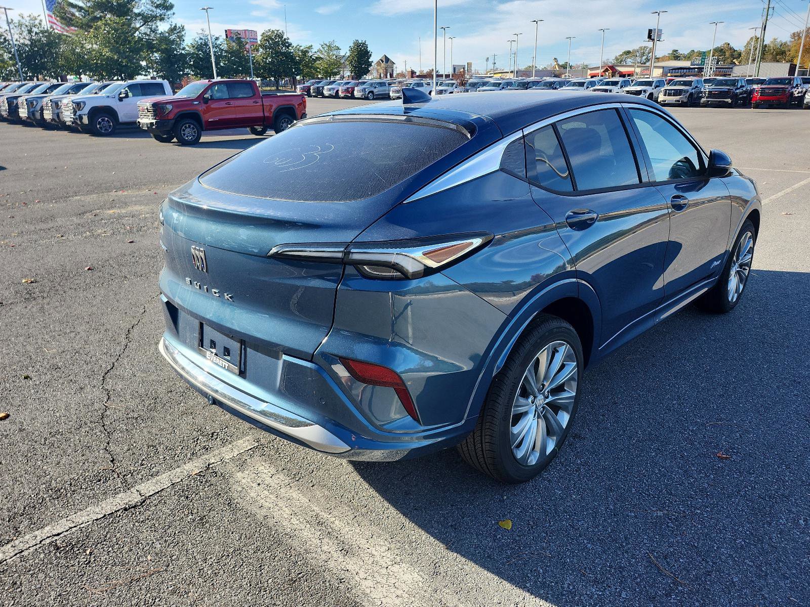 New 2026 Buick Envista Avenir FWD image 3