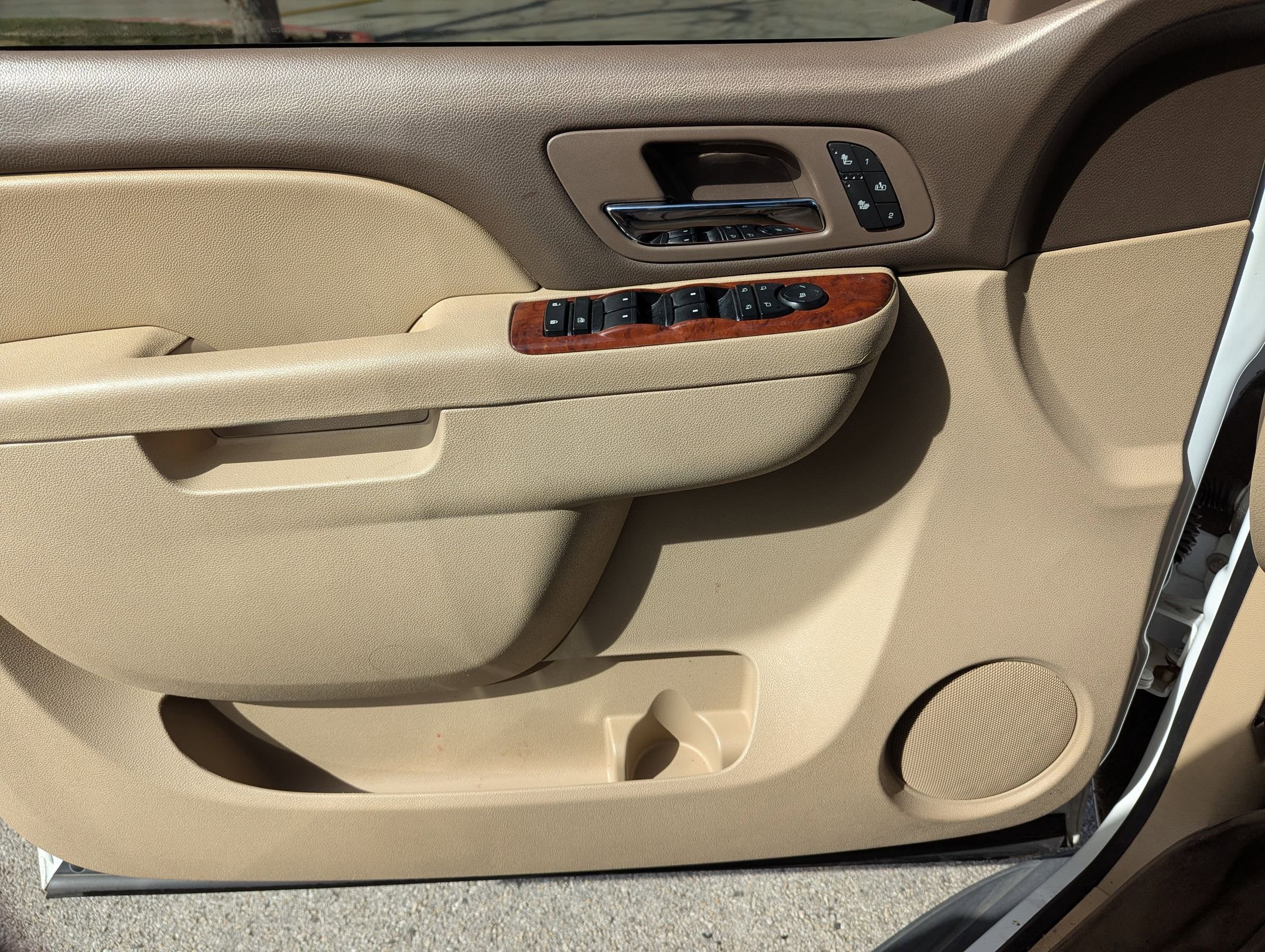 Used 2013 Chevrolet Tahoe LT w/ Luxury Package image 12