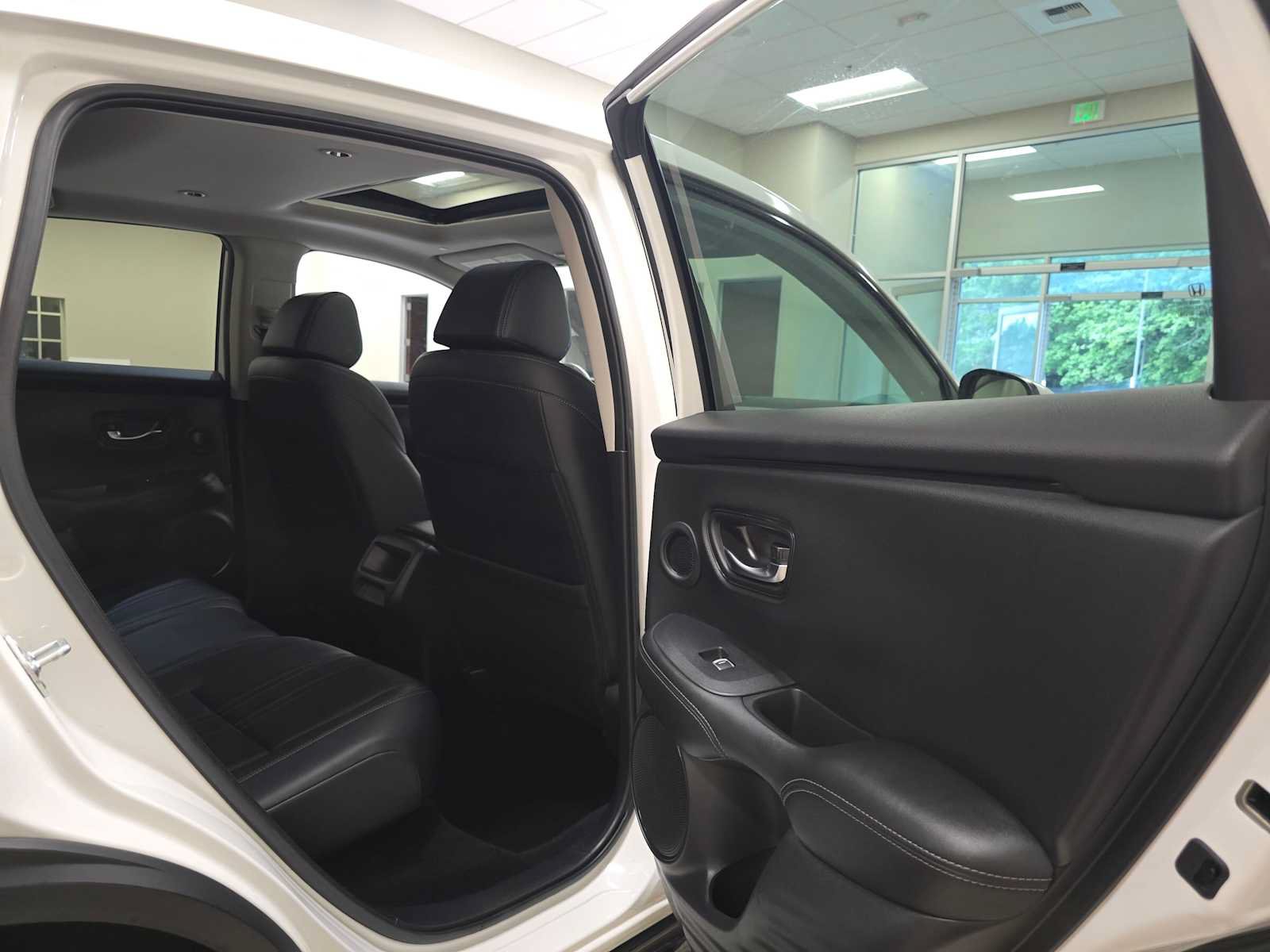 Used 2024 Honda HR-V EX-L image 29