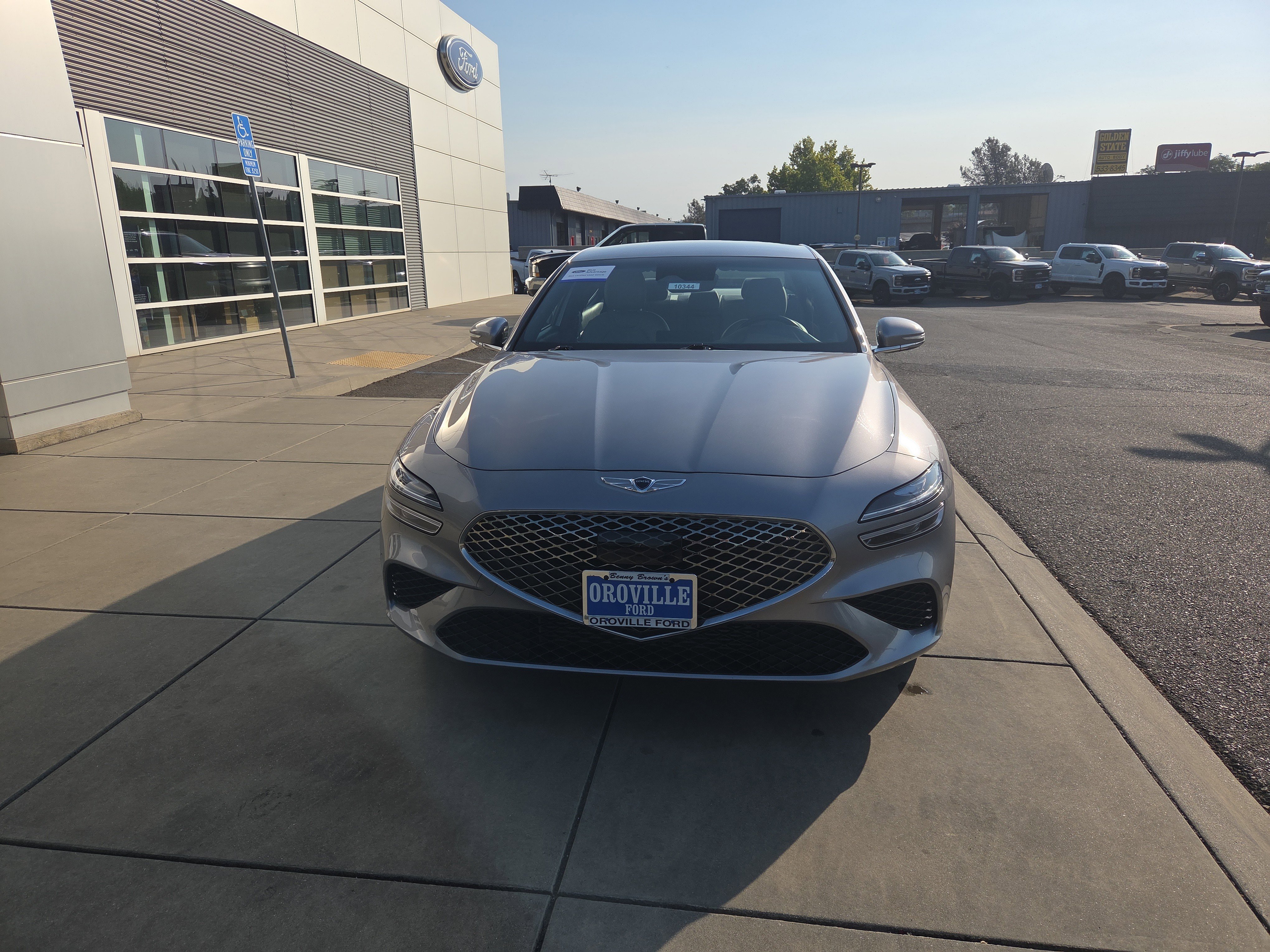 Used 2023 Genesis G70 2.0T image 8