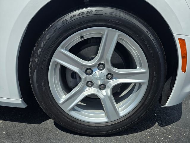 Used 2024 Chevrolet Camaro LT RWD image 12