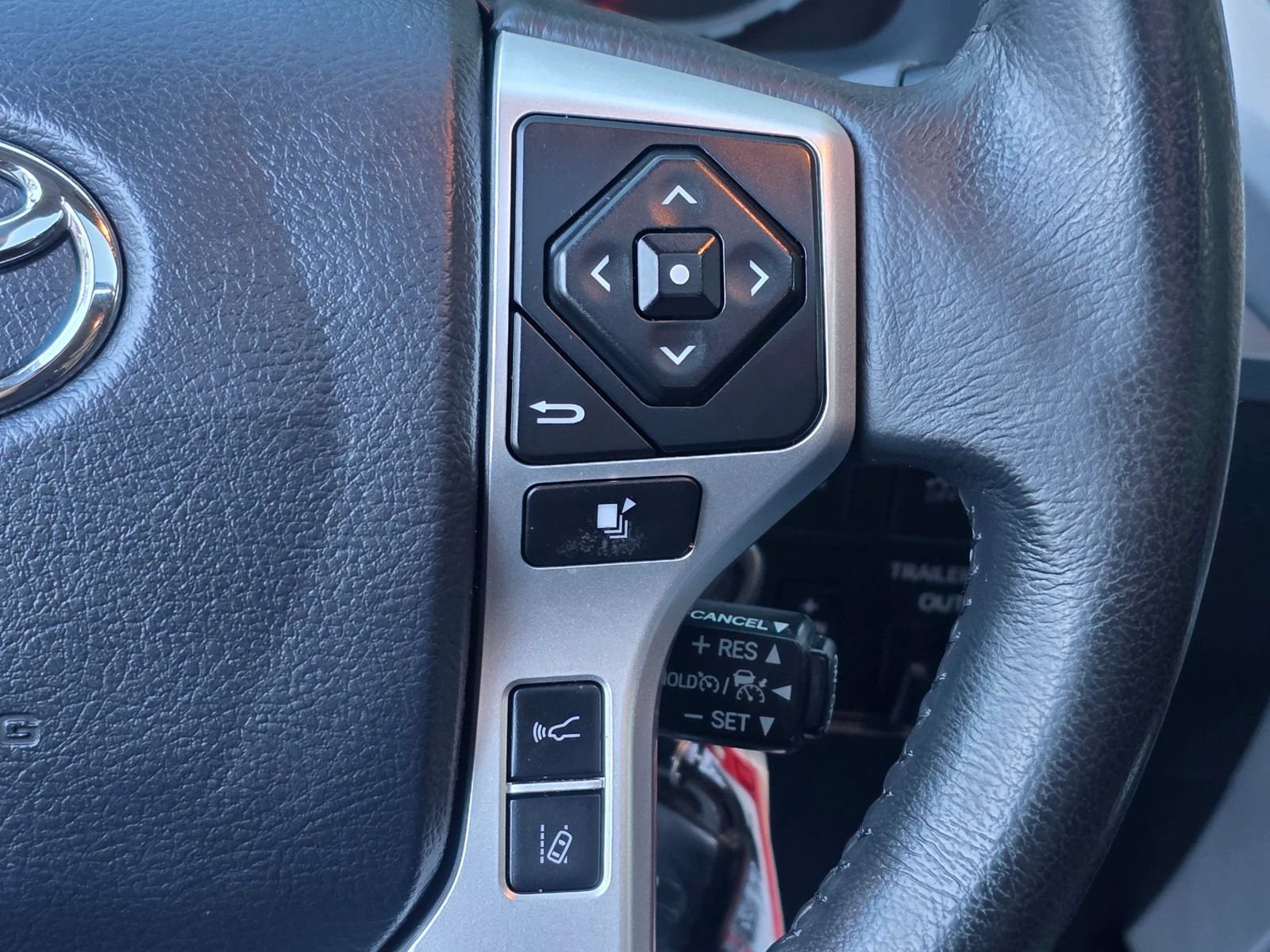 Used 2018 Toyota Tundra Platinum AWD/4WD image 19