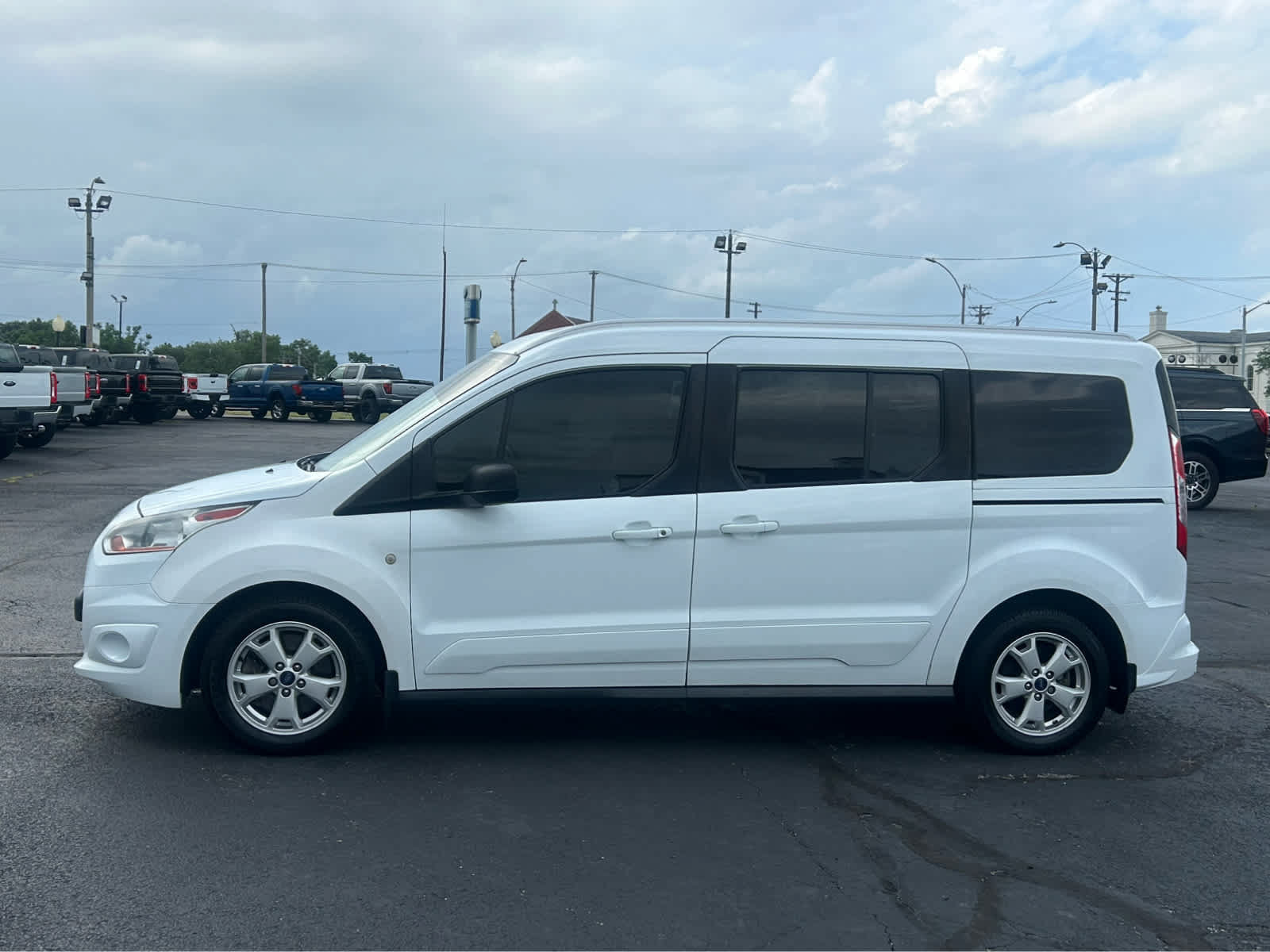Used 2018 Ford Transit Connect XLT FWD image 1