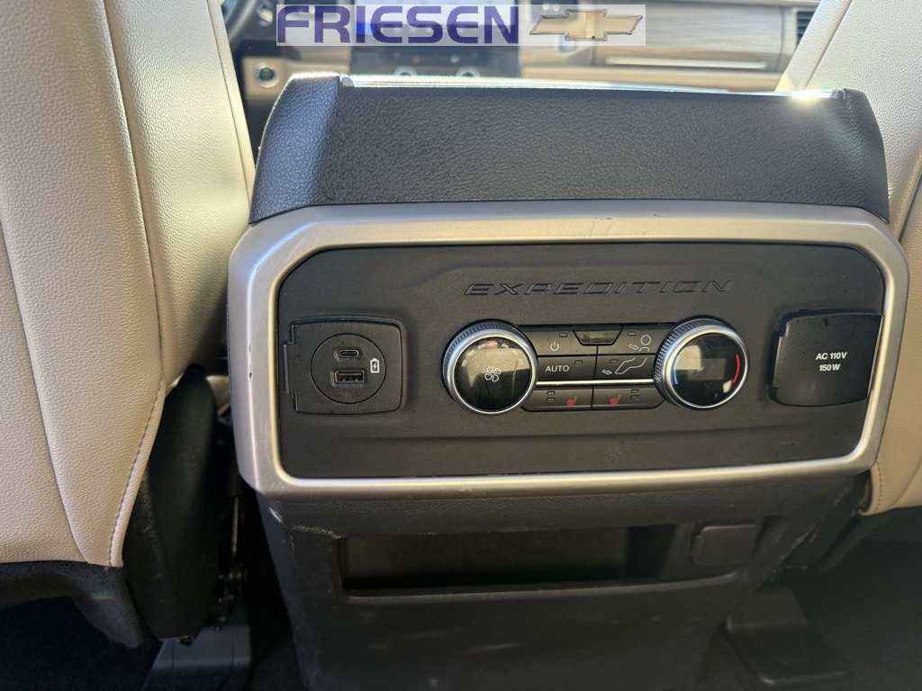 Used 2022 Ford Expedition Max Limited image 25