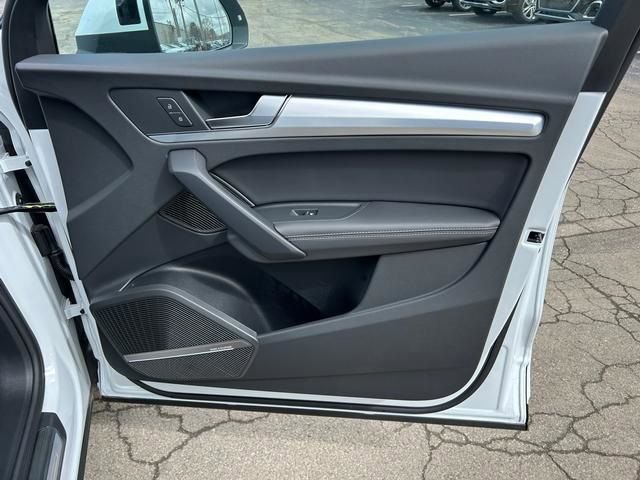 Used 2025 Audi Q5 2.0T Premium Plus w/ Premium Plus Package image 24