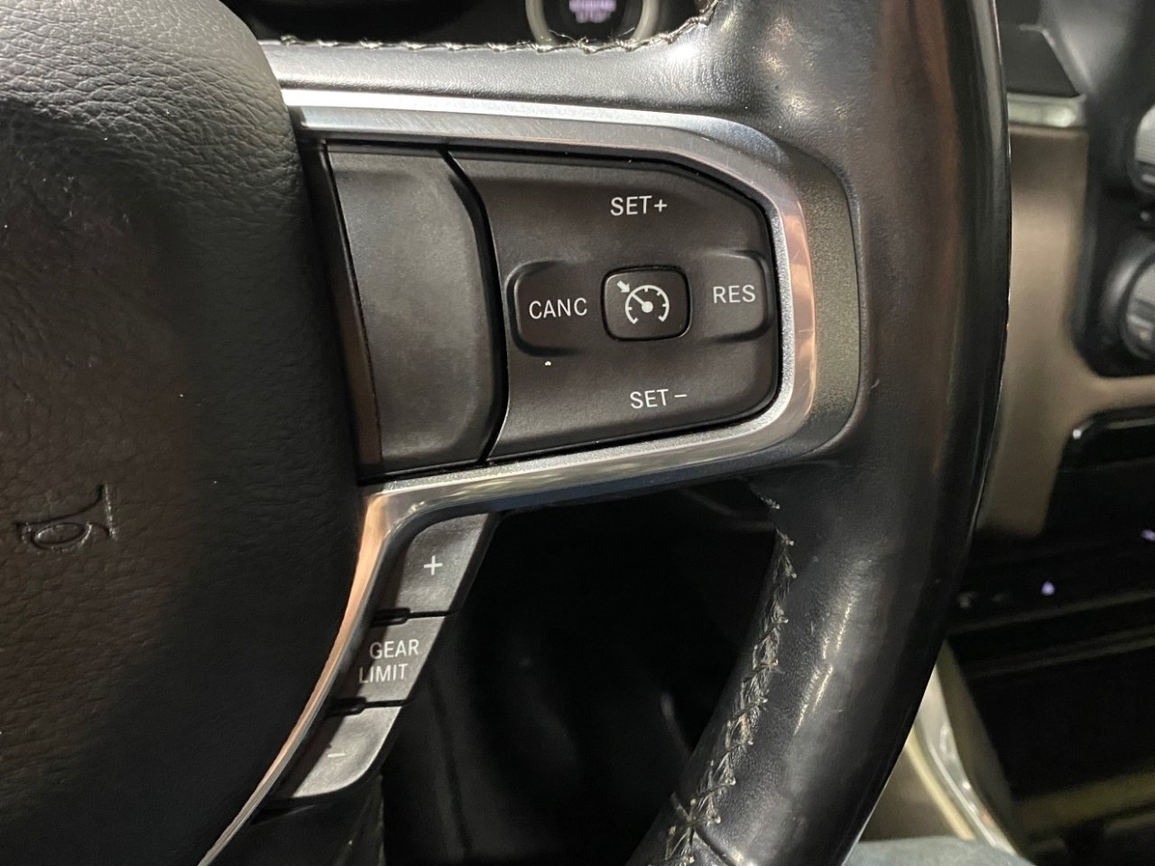 Used 2019 RAM 1500 Laramie image 17