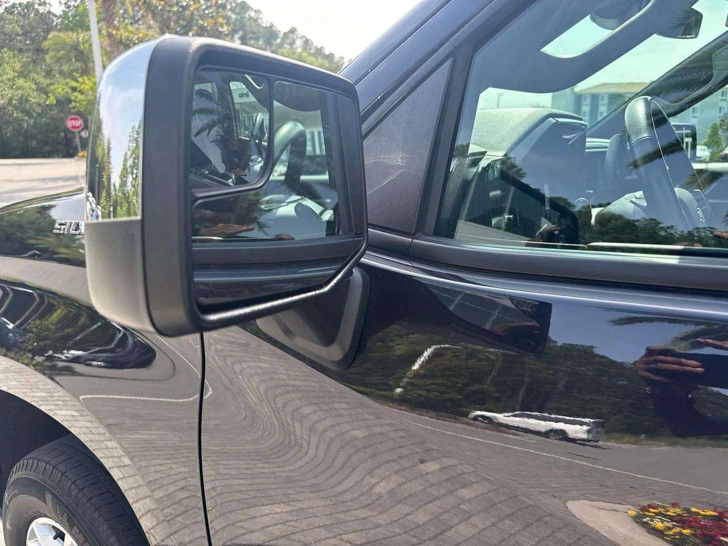 Used 2022 Chevrolet Silverado 1500 LT AWD/4WD image 23